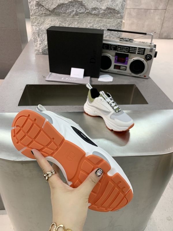 ディオール靴全体デザイン